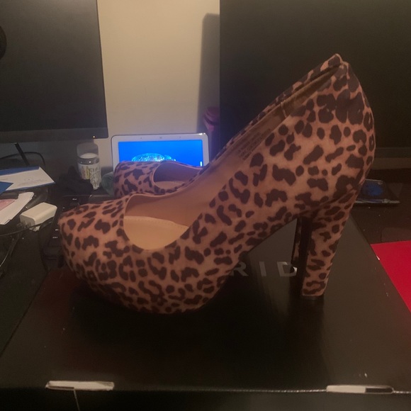 Leopards pumps - Picture 6 of 8